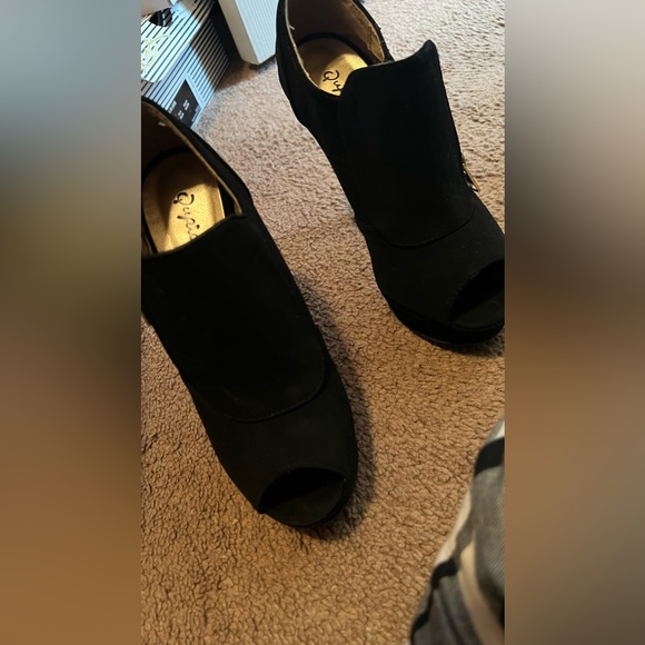 are used but they are in good condition - Picture 1 of 4